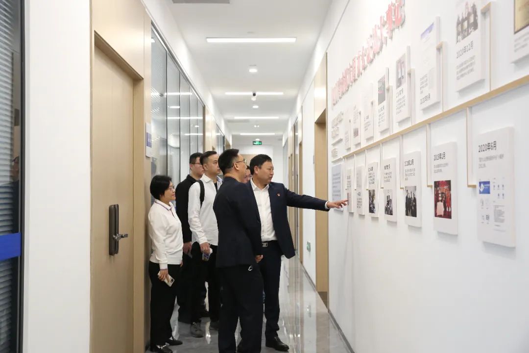 文章附图